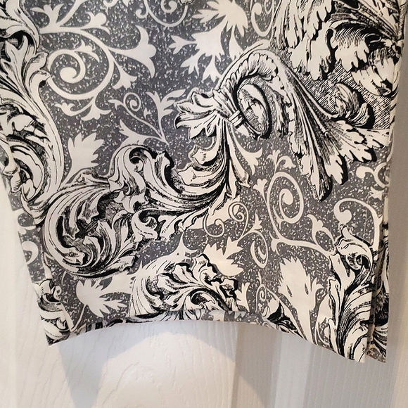 W.L. Sportswear New York Grey Cream Black Scroll Print Capri Pants Size 16 USA - Picture 6 of 8